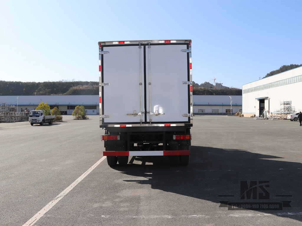 东风天锦四轮驱动25立方米冷藏车 东风天锦越野冷藏车 |