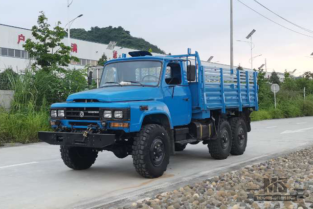 170马力东风EQ2082_六驱越野专用卡车_双玻单排240运输整车_6×6尖25Y卡车出口专用整车