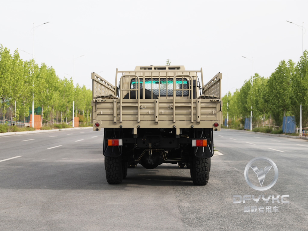 Donggfeng EQ2102N越野货车 - 210hp双行沙漠货物整车 |导出模型|带有篷布的空调