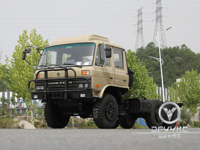 Donggfeng EQ2102N越野卡车底盘 - 210hp双行沙漠货物整车 |导出模型|带有篷布的空调