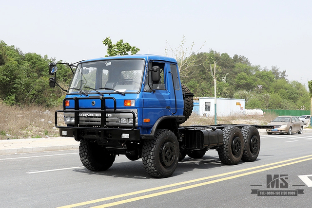 210马力东风EQ2102六轮驱动底盘_6×6蓝色153一排半驾驶室越野底盘_东风六轮驱动卡车底盘出口专用卡车底盘