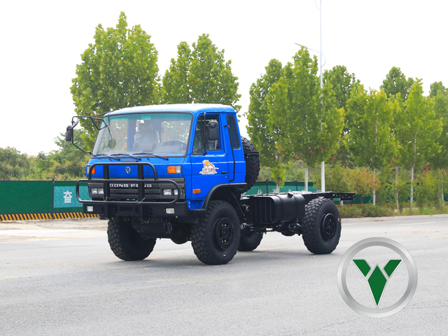 Dongfeng EQ2070 4x4卡车底盘| 190HP 4×4双排驾驶室（EQ246）用于特殊目的和出口