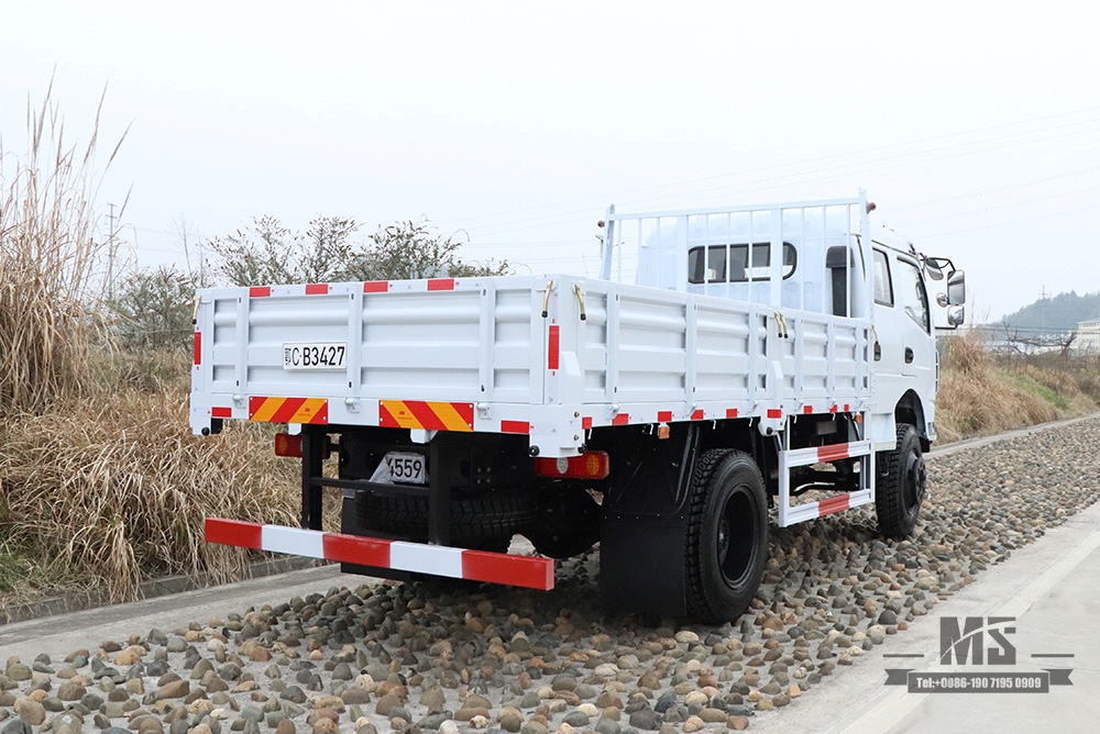 东风四轮驱动轻型卡车_白色小卡车定制双排驾驶室4*4越野整车_东风卡车出售出口特价整车