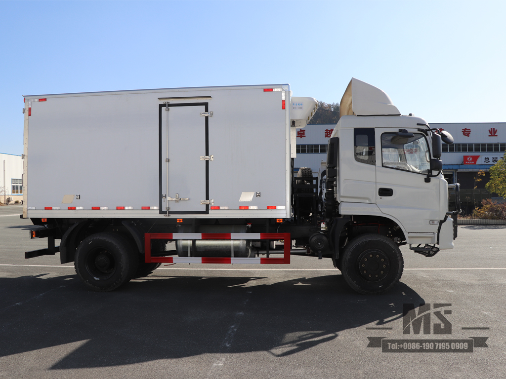 东风天锦四轮驱动25立方米冷藏车 东风天锦越野冷藏车 |