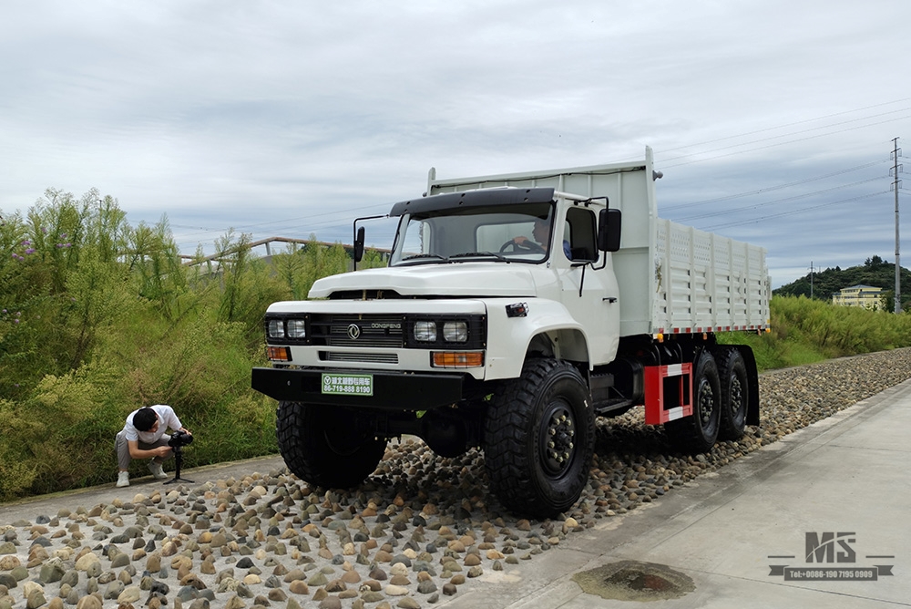 190马力东风六轮驱动EQ2100 自卸卡车_6×6尖头单排工地矿用自卸车_全驱出口专用卡车