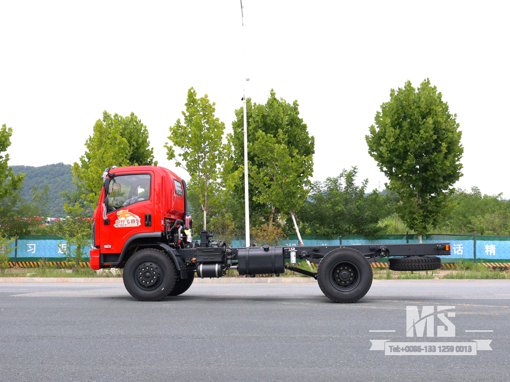 东风4&times;4平头底盘_4*4 170马力传统卡车四轮驱动底盘出售_特价出口底盘 