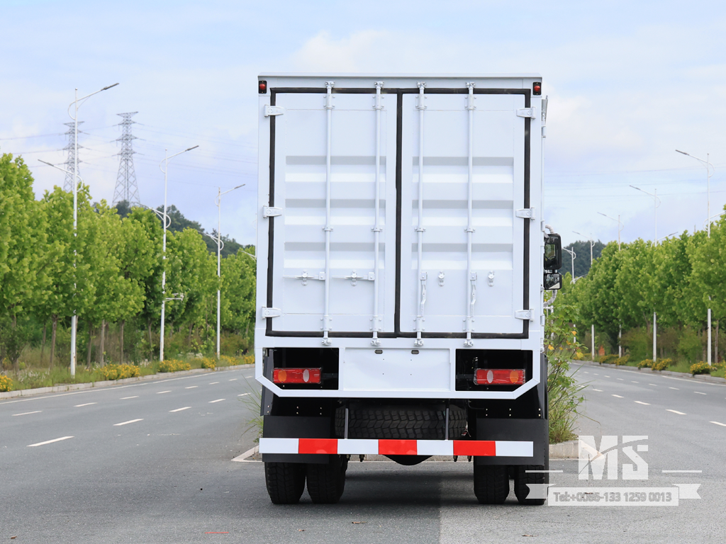 东风 18 吨白色 4&times;2 平头 厢式车 (210 HP) |特种出口卡车