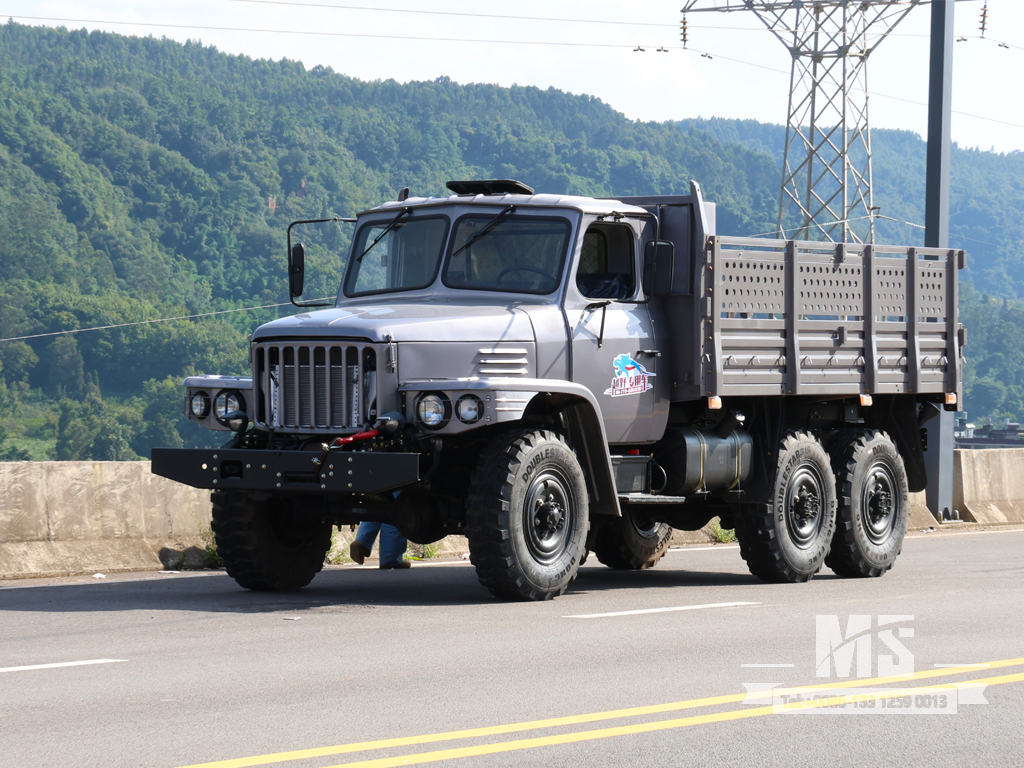 东风 EQ2082 6&times;6 长鼻越野货车带前绞车 |EQ3253GP6
