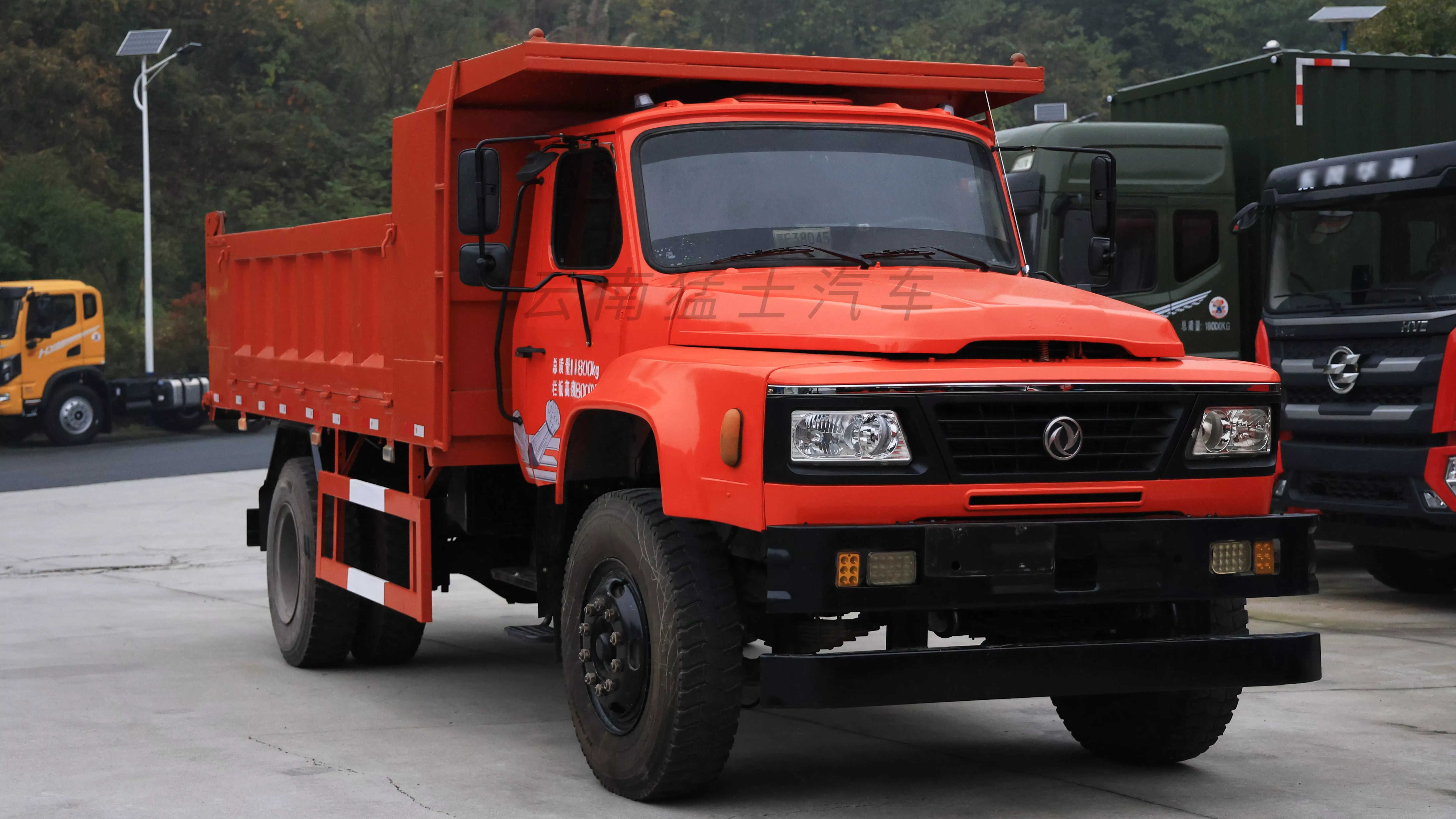 东风EQ2082 6&times;6越野自卸卡车可供出口