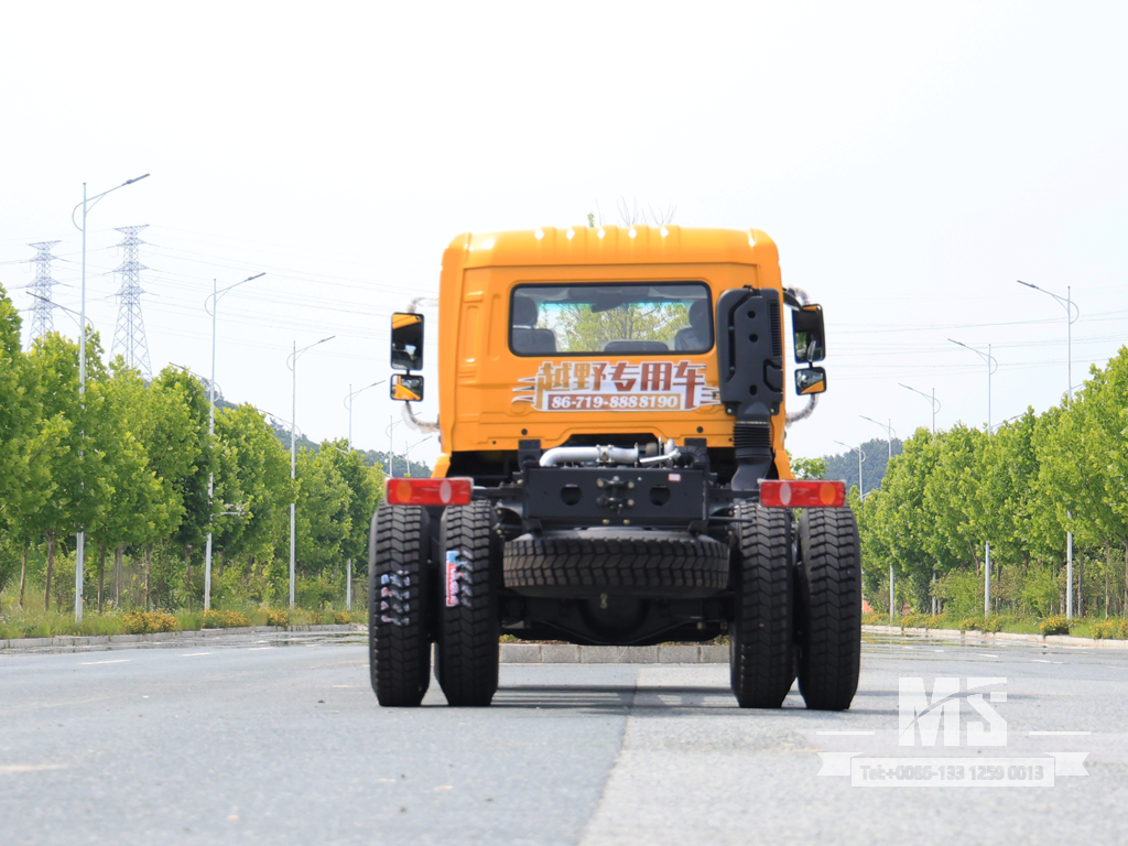 东风4&times;4平头卡车底盘_4*4 260马力平头卡车四轮驱动底盘出售_专用出口卡车底盘 